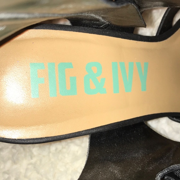 fig & ivy black strappy wedges - Picture 3 of 3